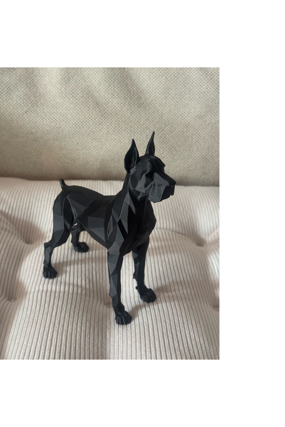 Düşük Poli Alman Dogu Köpeği Heykeli 18 cm